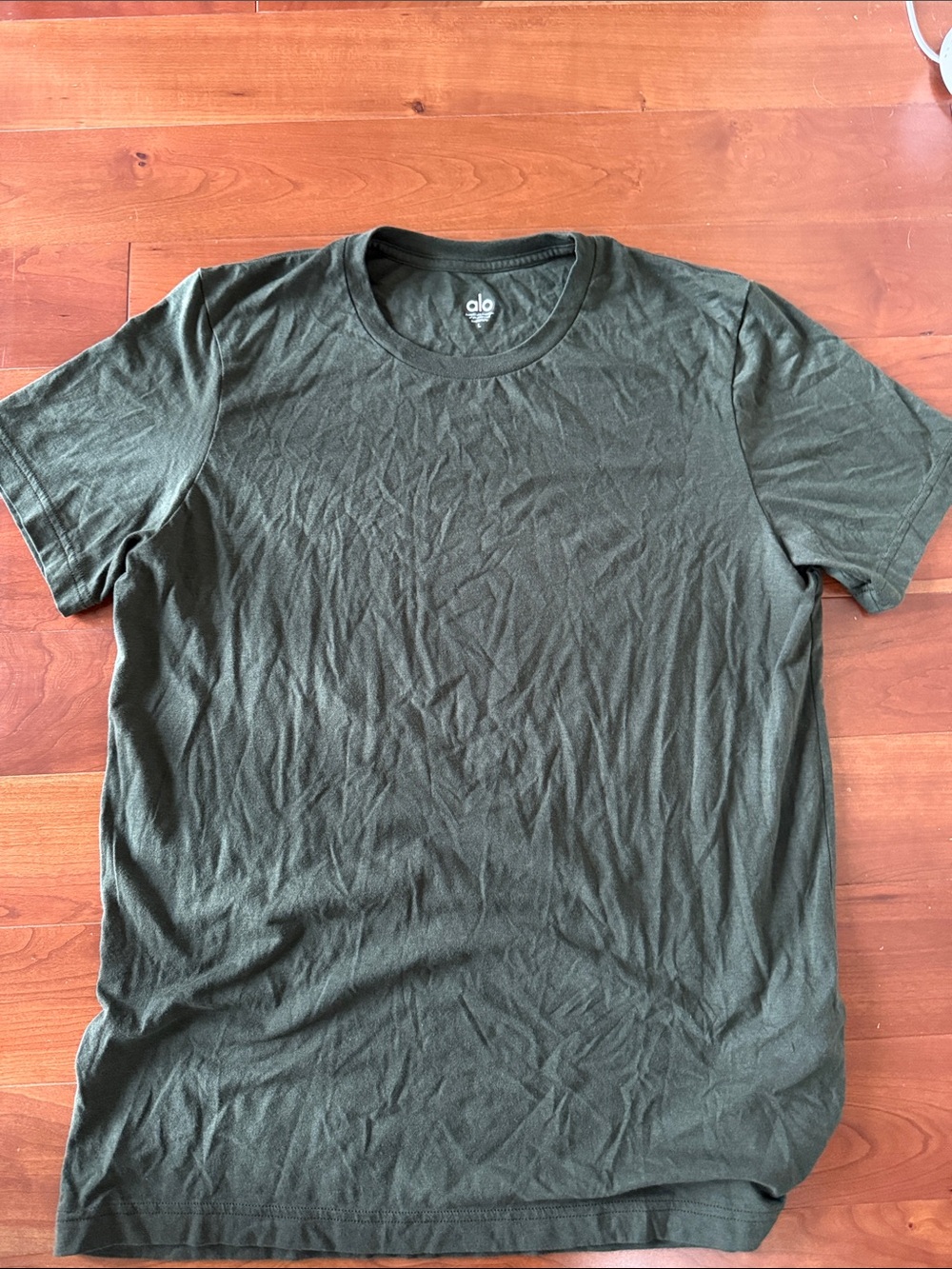 ALO Yoga Men’s Olive Green Short-Sleeve Crew Tee